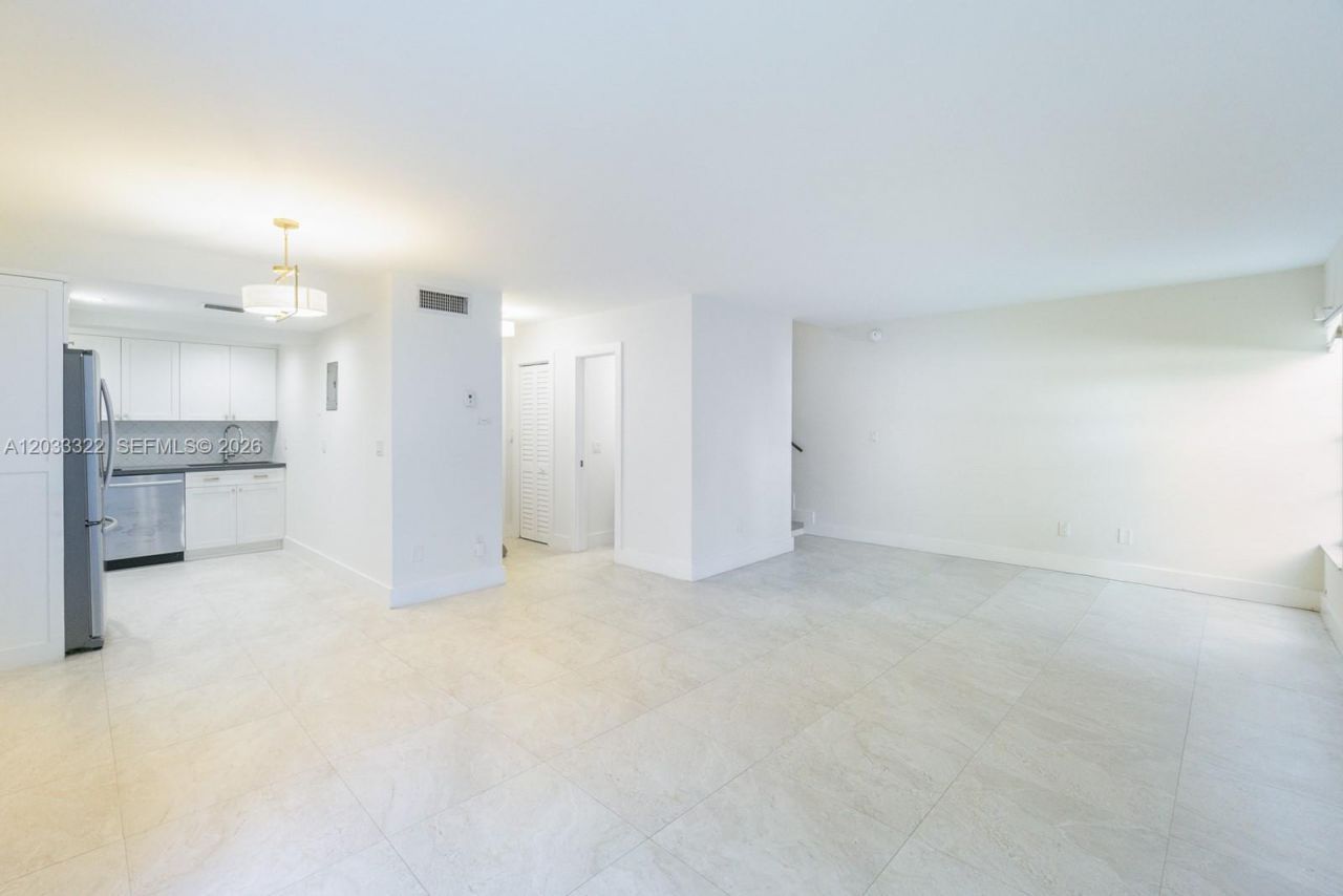 5838 SW 74 Ter , Unit 101, South Miami, FL 33143 Photo