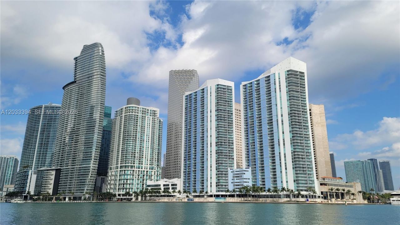 325 S Biscayne Blvd, Unit 3321, Miami, FL 33131 Photo