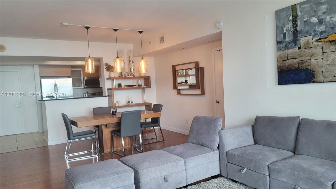 325 S Biscayne Blvd , Unit 3321, Miami, FL 33131 Photo