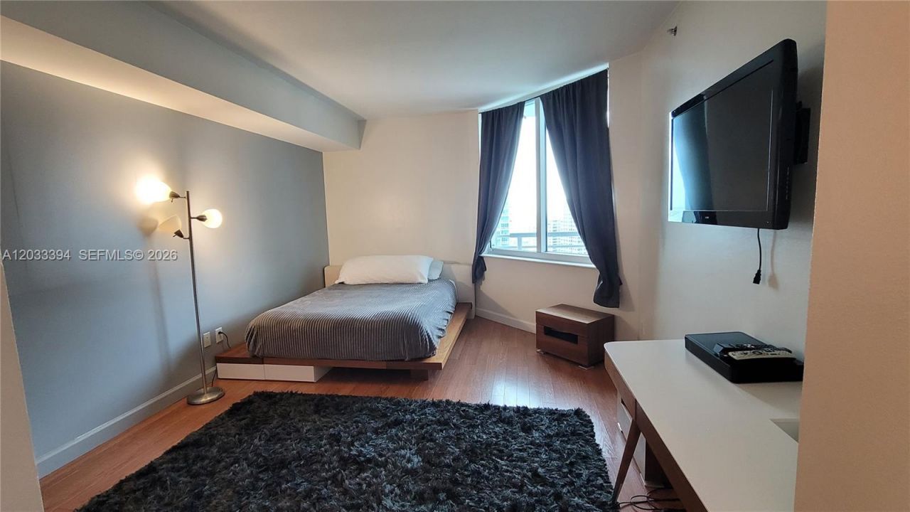325 S Biscayne Blvd , Unit 3321, Miami, FL 33131 Photo