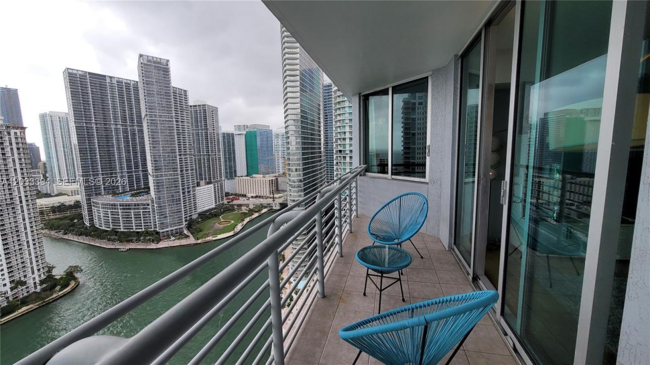 325 S Biscayne Blvd , Unit 3321, Miami, FL 33131 Photo