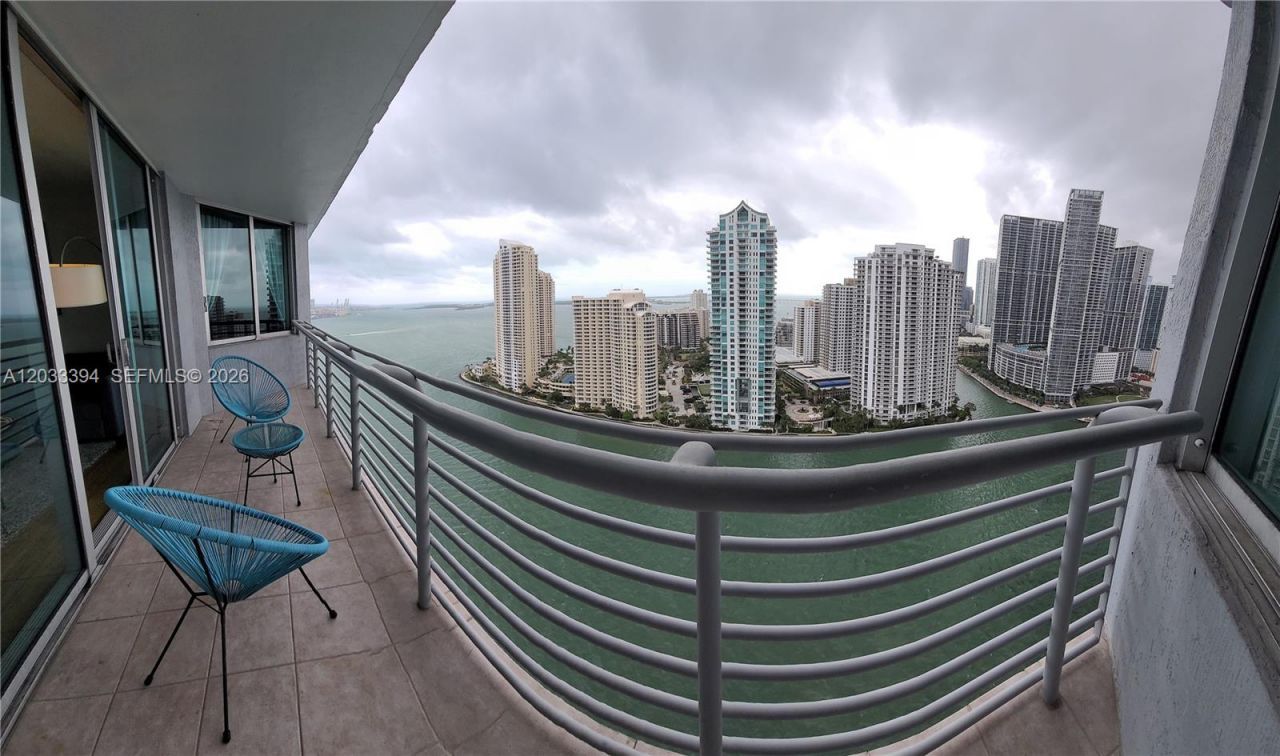 325 S Biscayne Blvd , Unit 3321, Miami, FL 33131 Photo