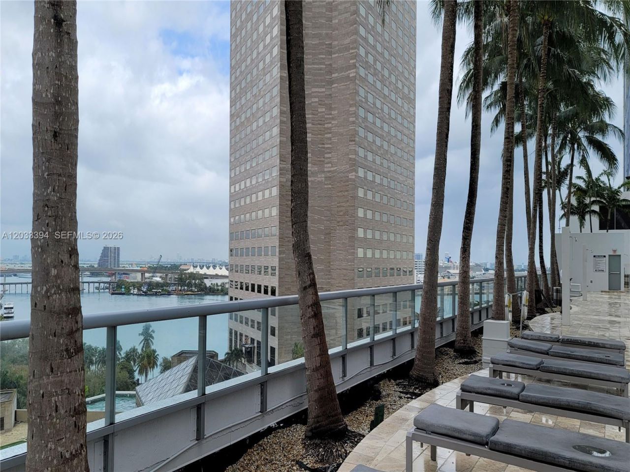 325 S Biscayne Blvd , Unit 3321, Miami, FL 33131 Photo