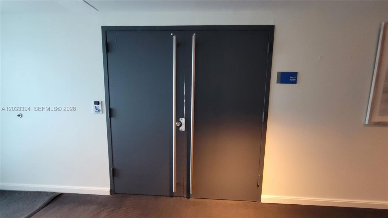 325 S Biscayne Blvd , Unit 3321, Miami, FL 33131 Photo