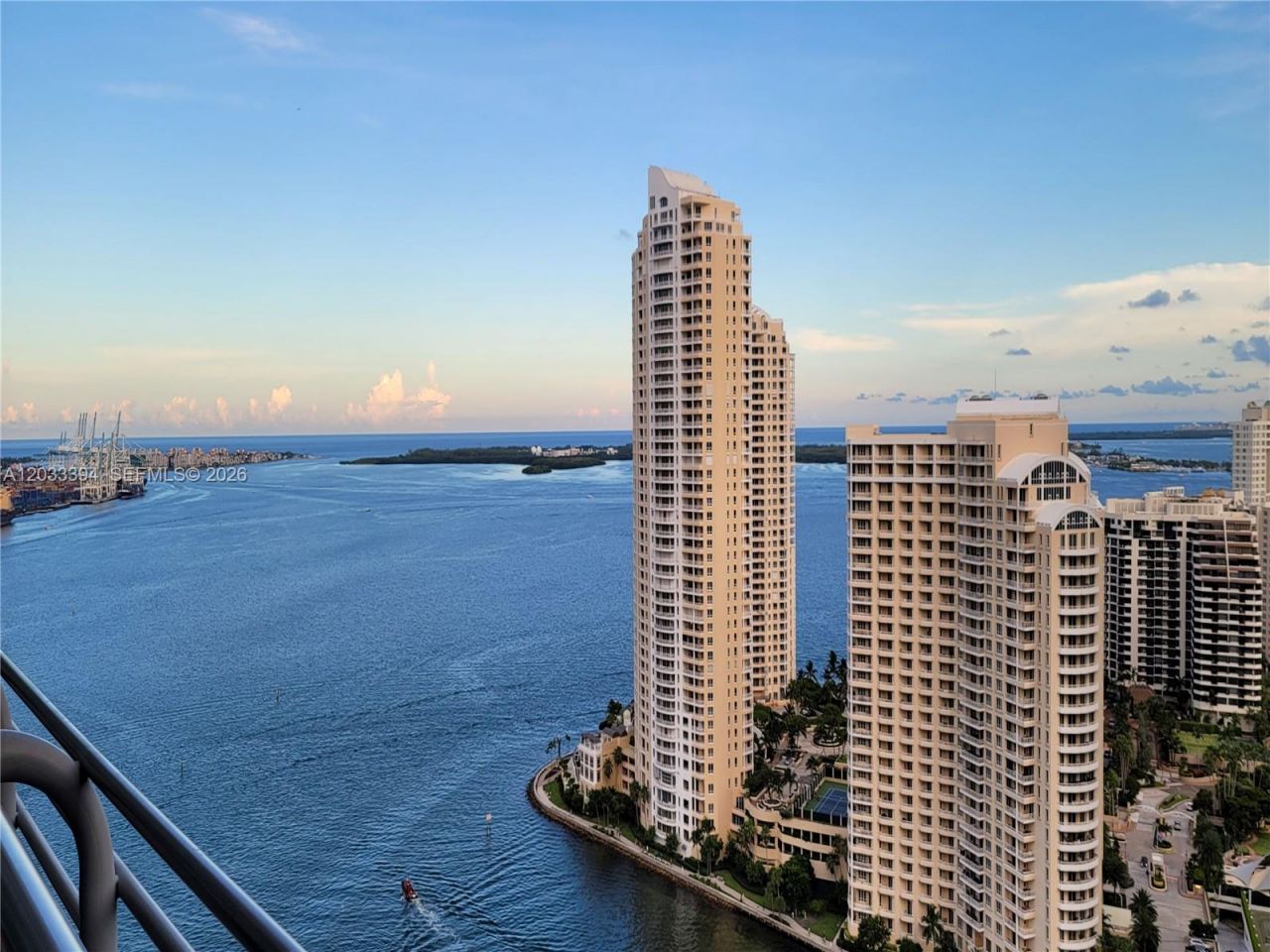 325 S Biscayne Blvd , Unit 3321, Miami, FL 33131 Photo