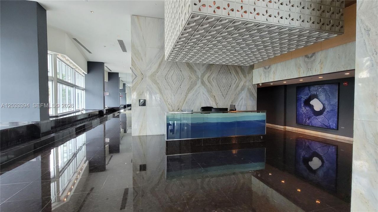 325 S Biscayne Blvd , Unit 3321, Miami, FL 33131 Photo