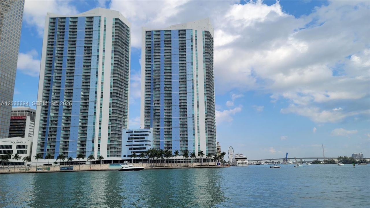 325 S Biscayne Blvd , Unit 3321, Miami, FL 33131 Photo