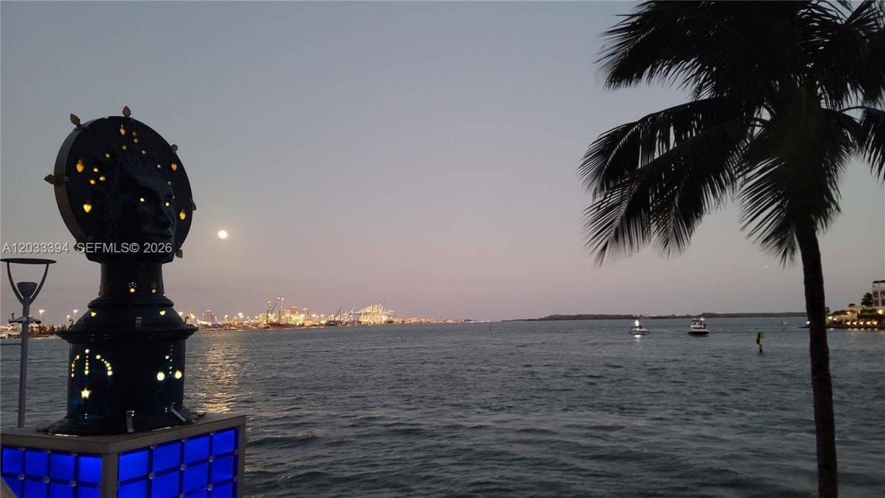 325 S Biscayne Blvd , Unit 3321, Miami, FL 33131 Photo