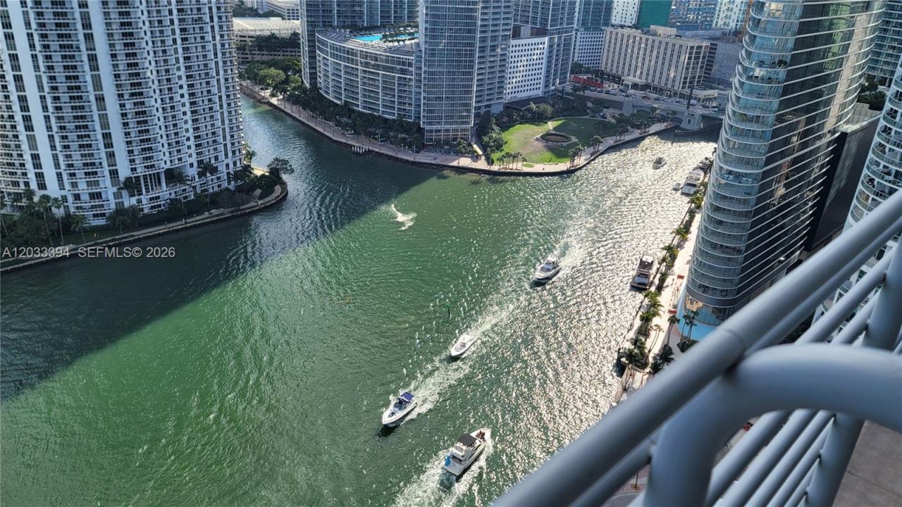 325 S Biscayne Blvd , Unit 3321, Miami, FL 33131 Photo