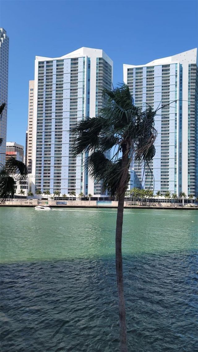 325 S Biscayne Blvd , Unit 3321, Miami, FL 33131 Photo