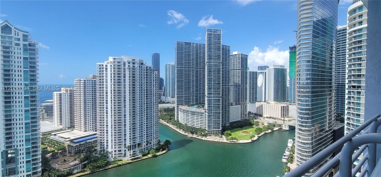 325 S Biscayne Blvd, Unit 3321, Miami, FL 33131 Photo