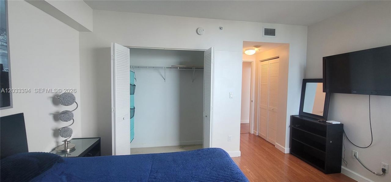 325 S Biscayne Blvd, Unit 3321, Miami, FL 33131 Photo