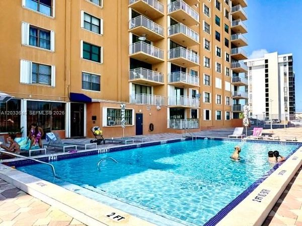 2450 NE 135th St , Unit 704, North Miami, FL 33181