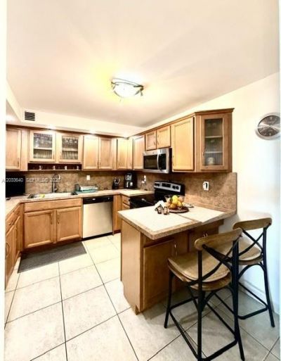 2450 NE 135th St , Unit 704, North Miami, FL 33181 Photo