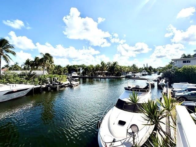 2450 NE 135th St , Unit 704, North Miami, FL 33181 Photo