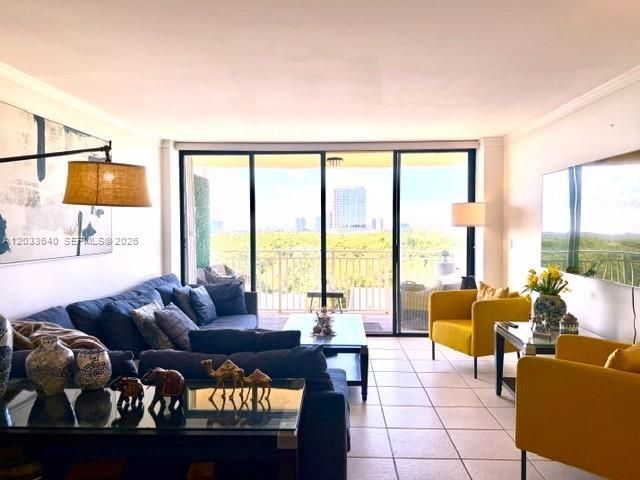 2450 NE 135th St , Unit 704, North Miami, FL 33181 Photo