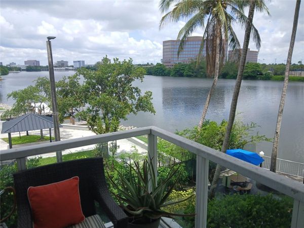5099 NW 7th St , Unit 303, Miami, FL 33126