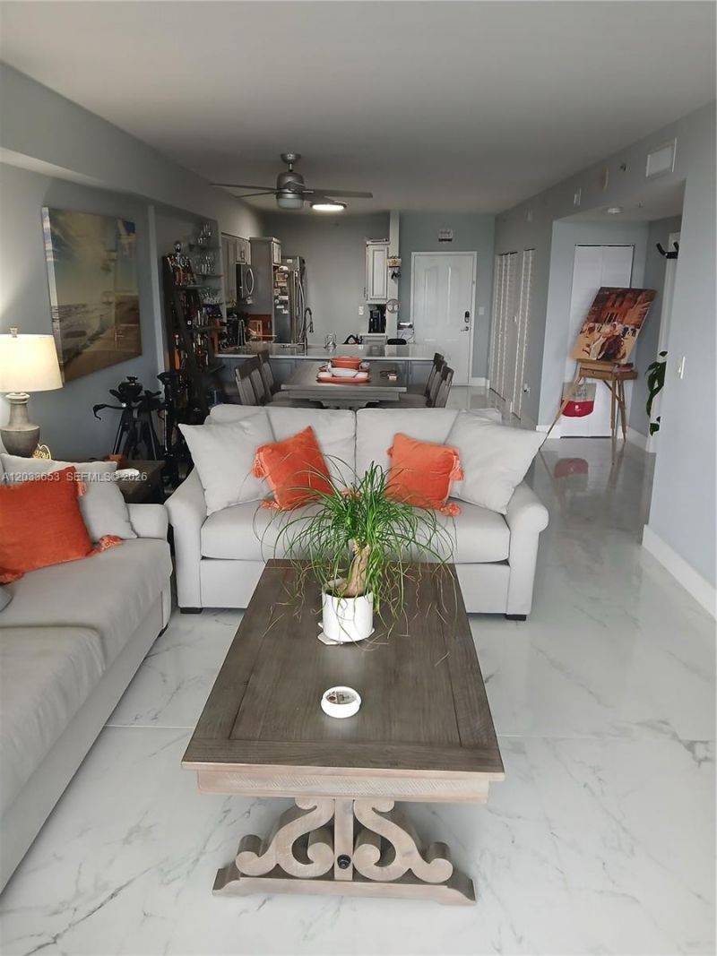 5099 NW 7th St, Unit 303, Miami, FL 33126 Photo