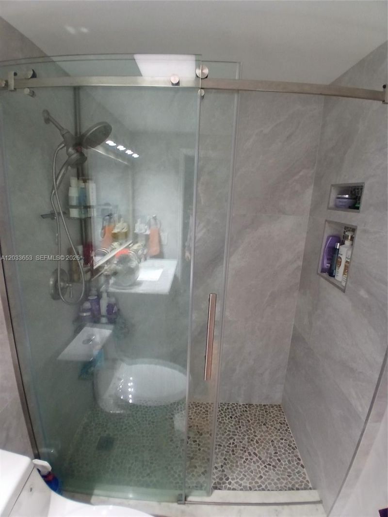 5099 NW 7th St, Unit 303, Miami, FL 33126 Photo
