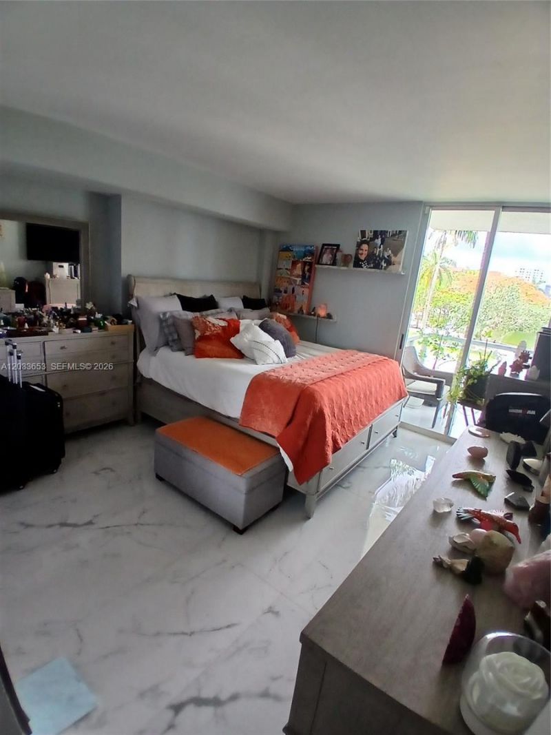 5099 NW 7th St, Unit 303, Miami, FL 33126 Photo