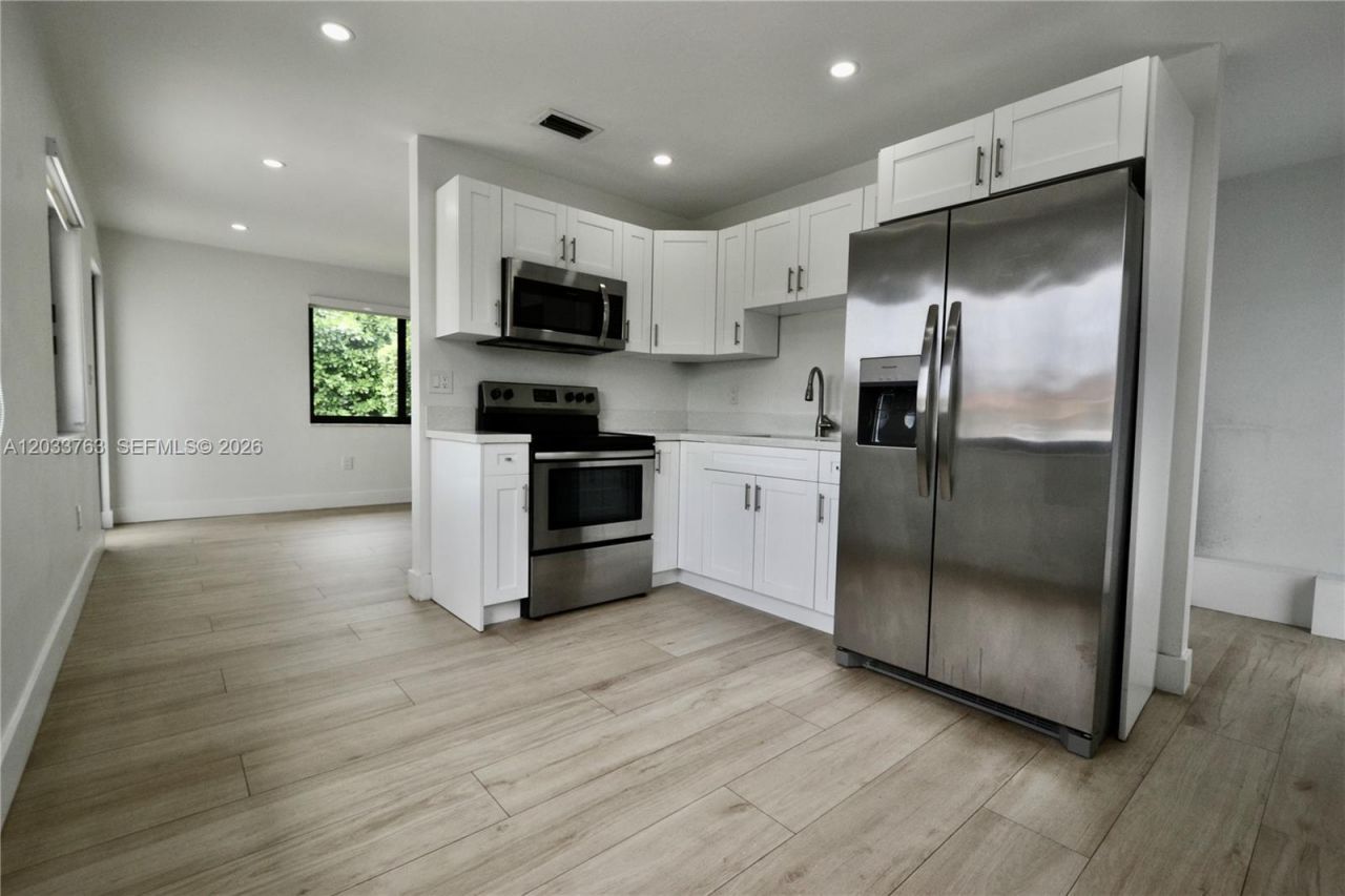 3143 SW 26th St , Unit 3143, Miami, FL 33133 Photo