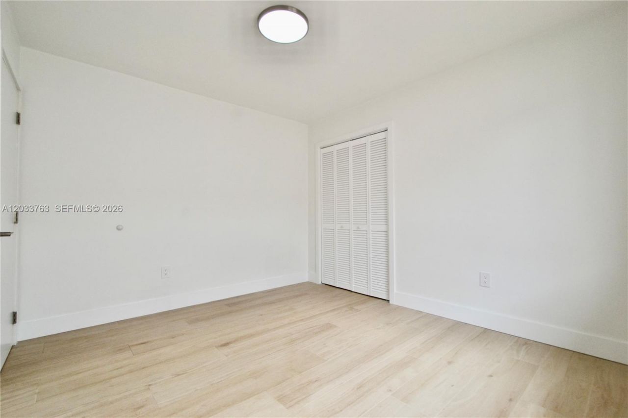 3143 SW 26th St , Unit 3143, Miami, FL 33133 Photo