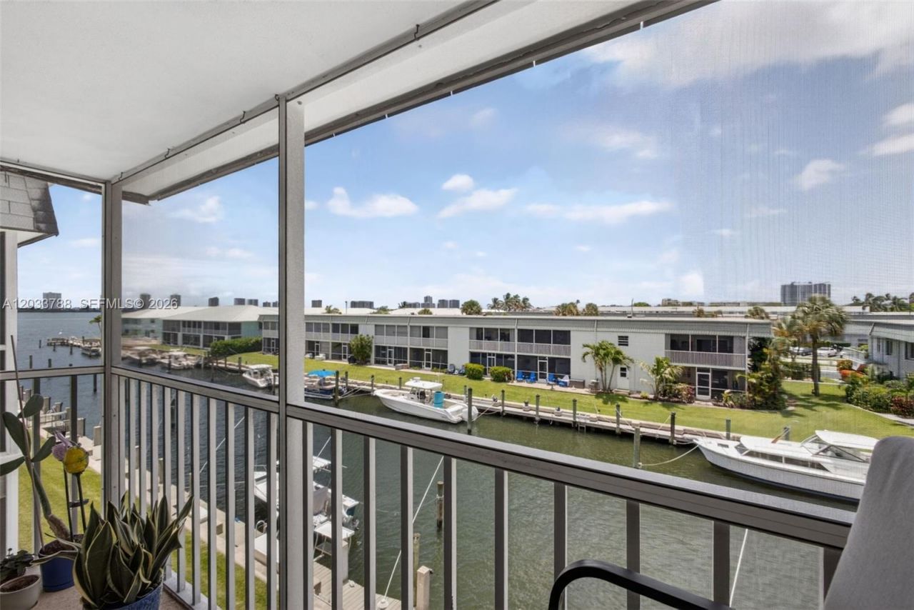 112 Doolen Ct , Unit 306, North Palm Beach, FL 33408 Photo