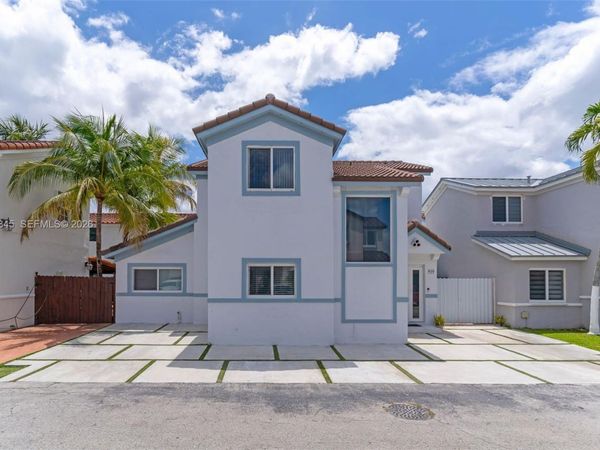 979 NW 126th Path , Miami, FL 33182