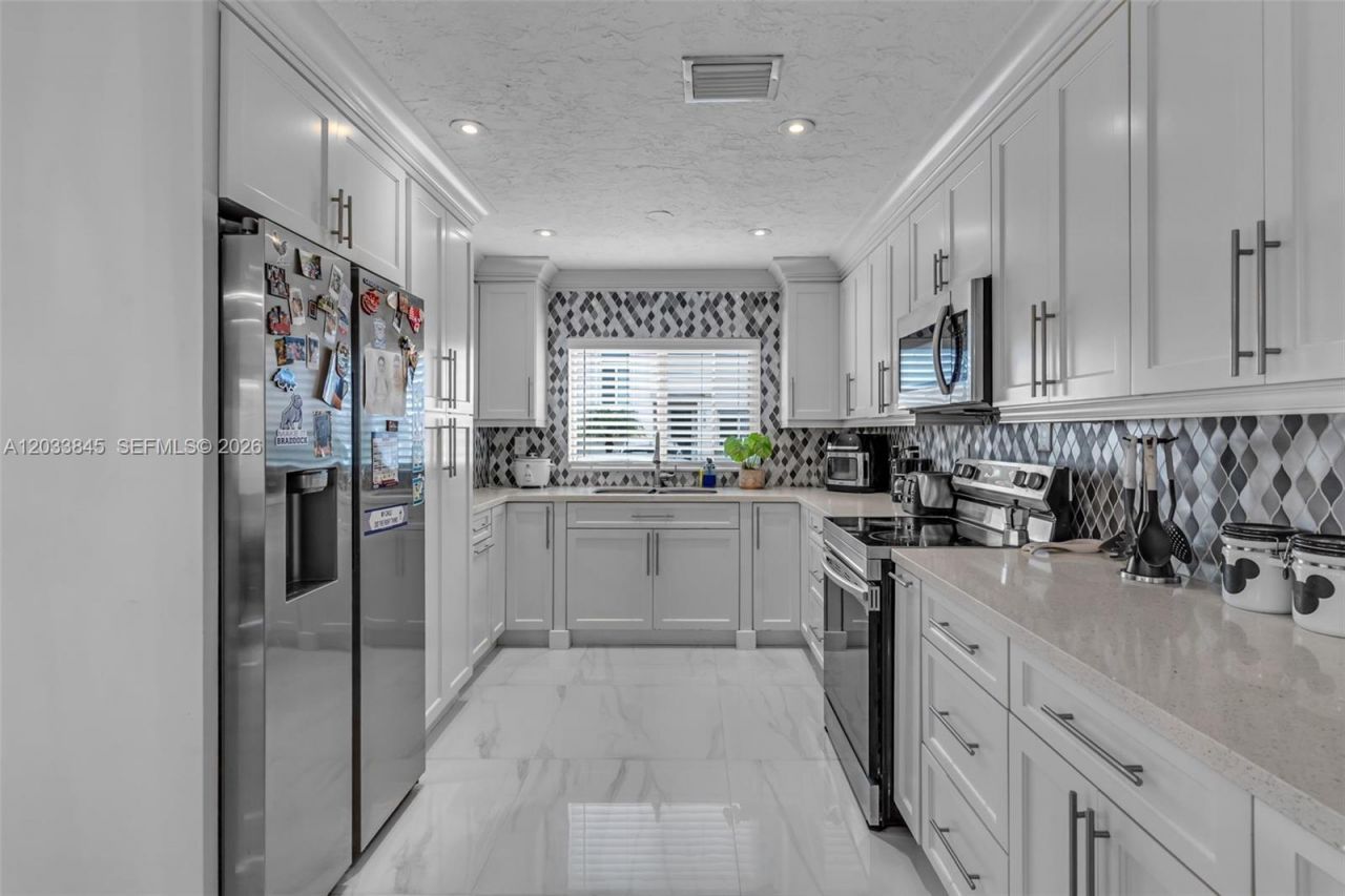 979 NW 126th Path , Miami, FL 33182 Photo