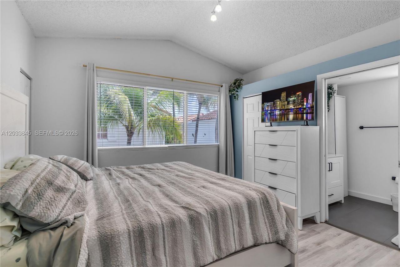 979 NW 126th Path , Miami, FL 33182 Photo