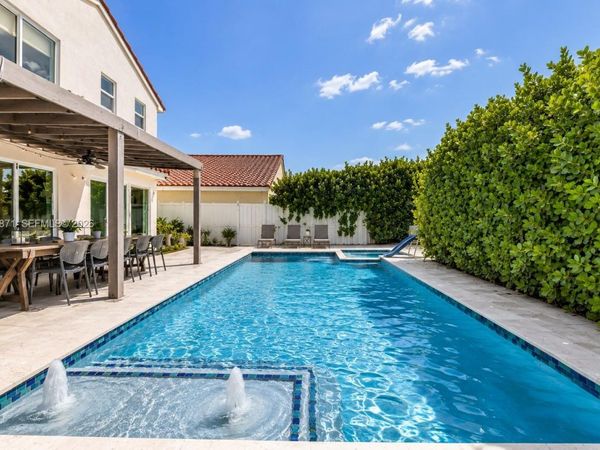 5080 SW 34th Ter, Hollywood, FL 33312
