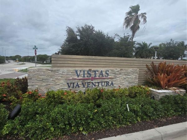 21124 NE 8th Ave , Miami, FL 33179