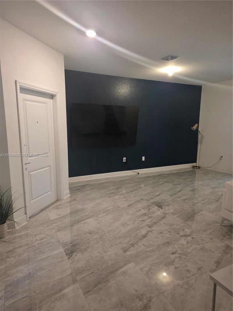 21124 NE 8th Ave , Miami, FL 33179 Photo