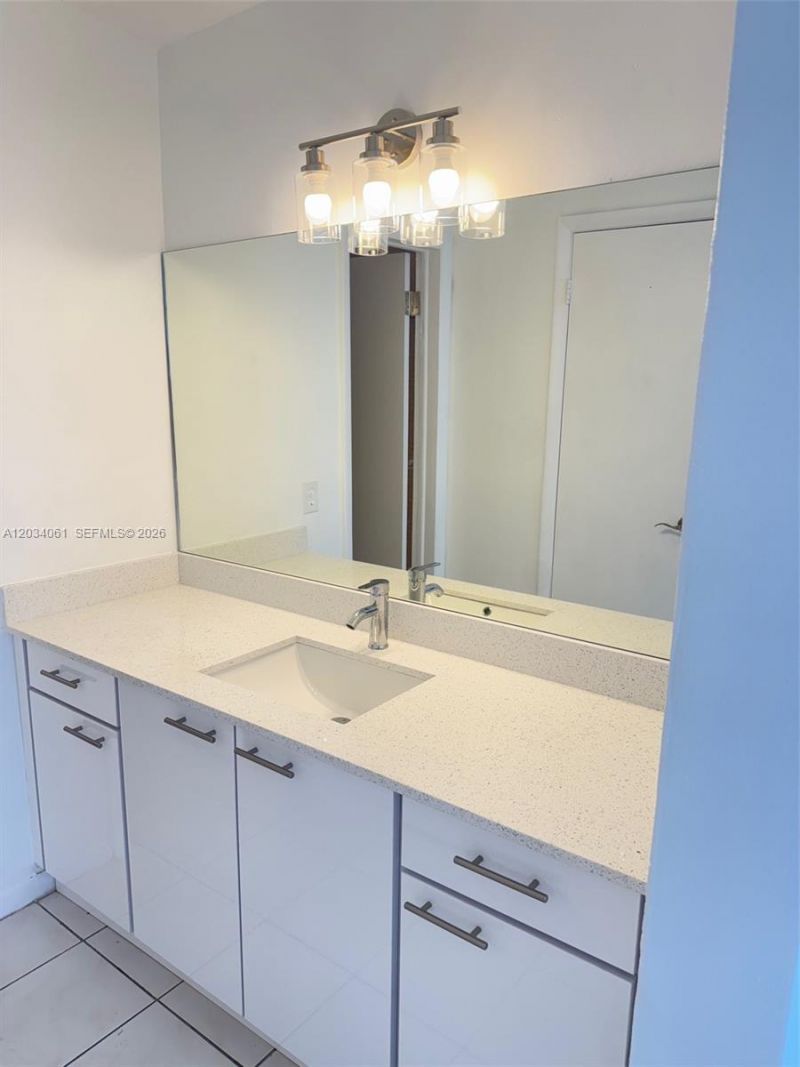 677 SW 9th Ave , Unit 407, Miami, FL 33130 Photo
