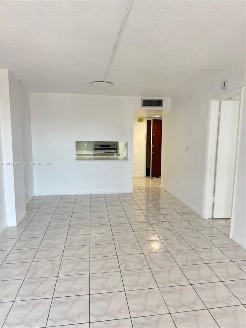 677 SW 9th Ave , Unit 407, Miami, FL 33130 Photo
