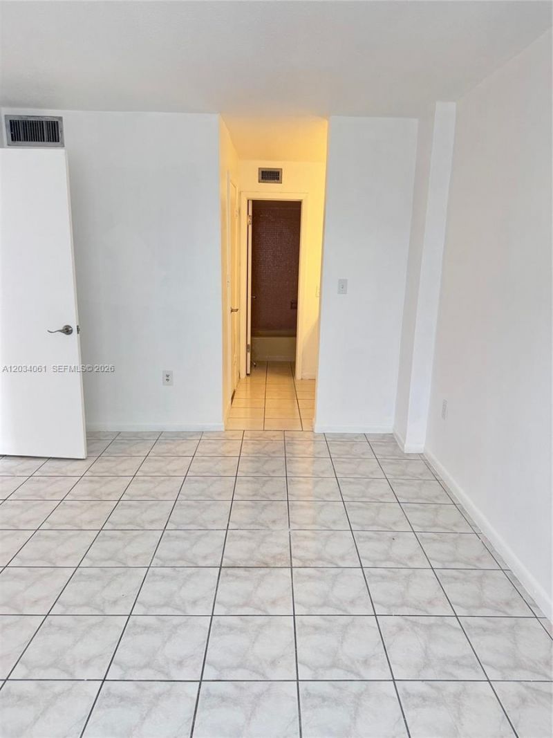 677 SW 9th Ave , Unit 407, Miami, FL 33130 Photo