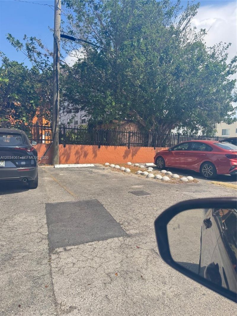 677 SW 9th Ave , Unit 407, Miami, FL 33130 Photo