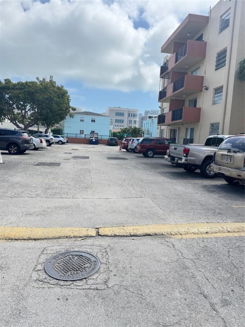 677 SW 9th Ave , Unit 407, Miami, FL 33130 Photo