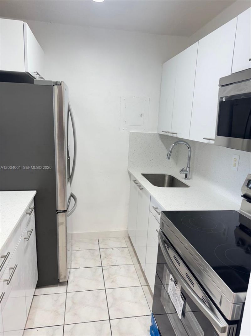 677 SW 9th Ave , Unit 407, Miami, FL 33130 Photo