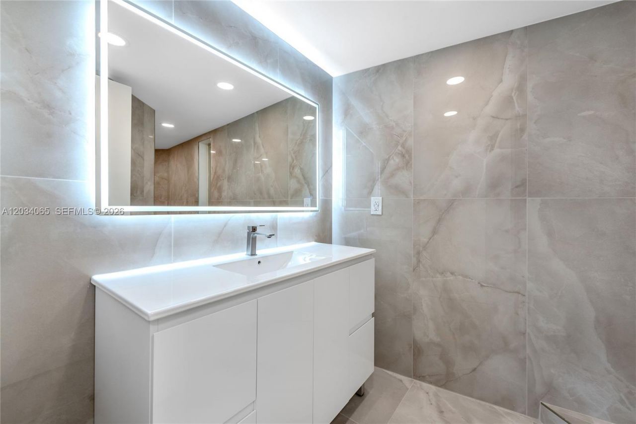 3590 S Ocean Blvd, Unit 410, South Palm Beach, FL 33480 Photo