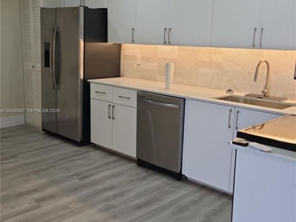 9124 Collins Ave , Unit 304, Surfside, FL 33154