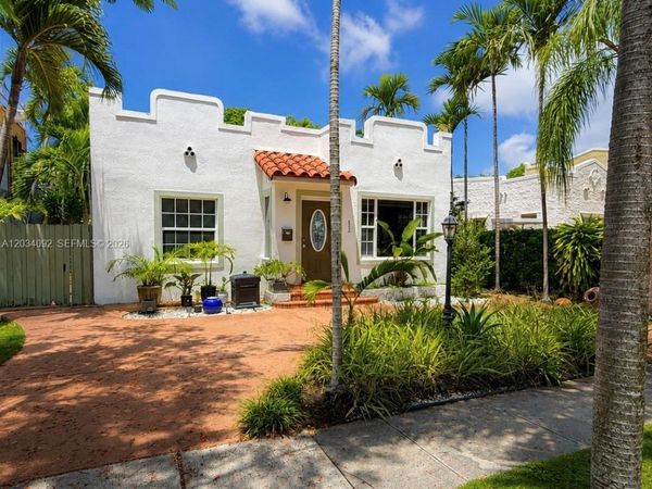 452 SW 26th Rd , Miami, FL 33129