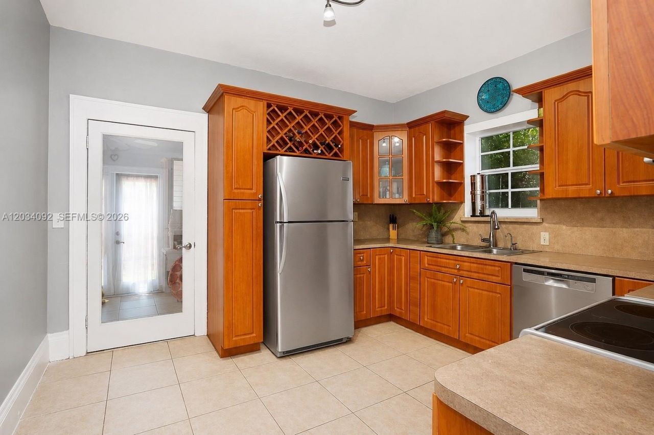 452 SW 26th Rd , Miami, FL 33129 Photo
