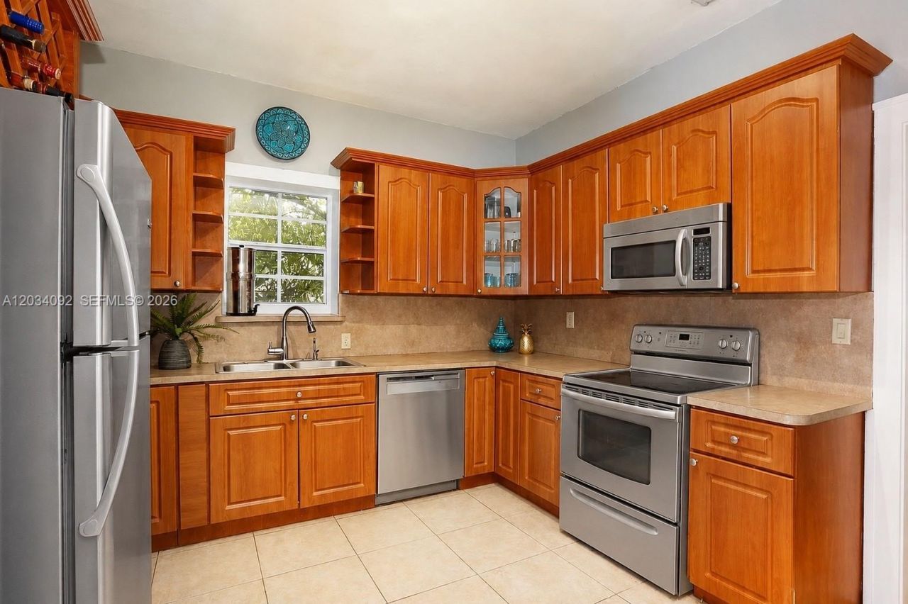 452 SW 26th Rd , Miami, FL 33129 Photo