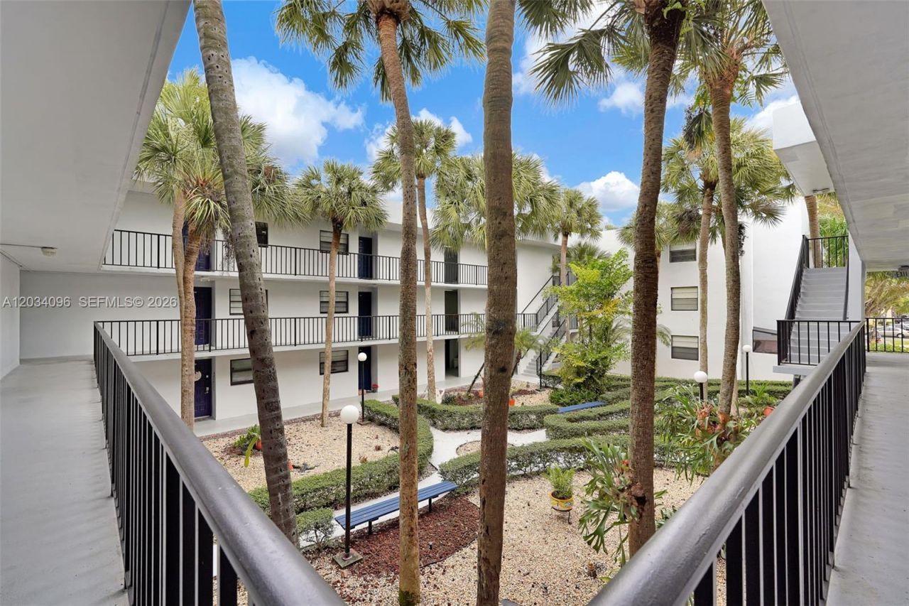 10825 SW 112th Ave , Unit 216, Miami, FL 33176 Photo