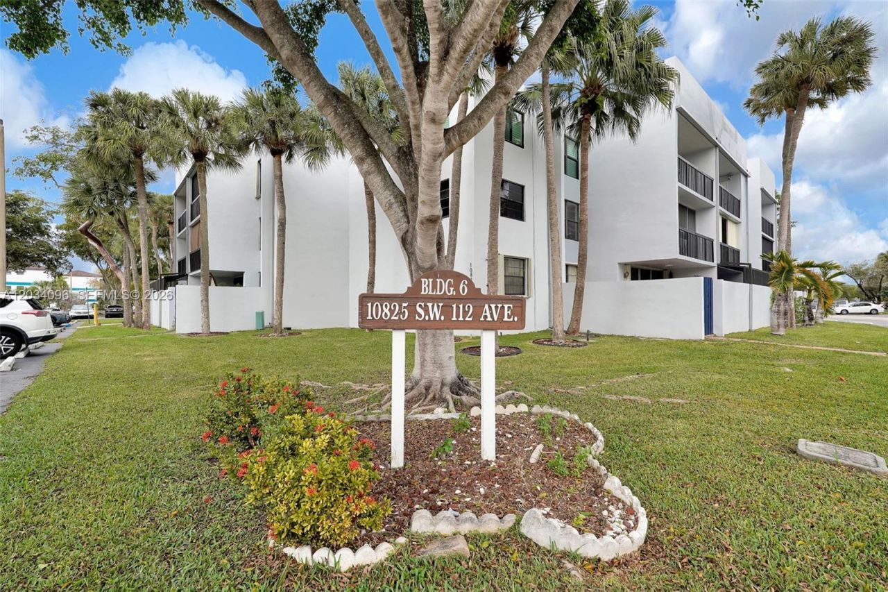 10825 SW 112th Ave , Unit 216, Miami, FL 33176 Photo