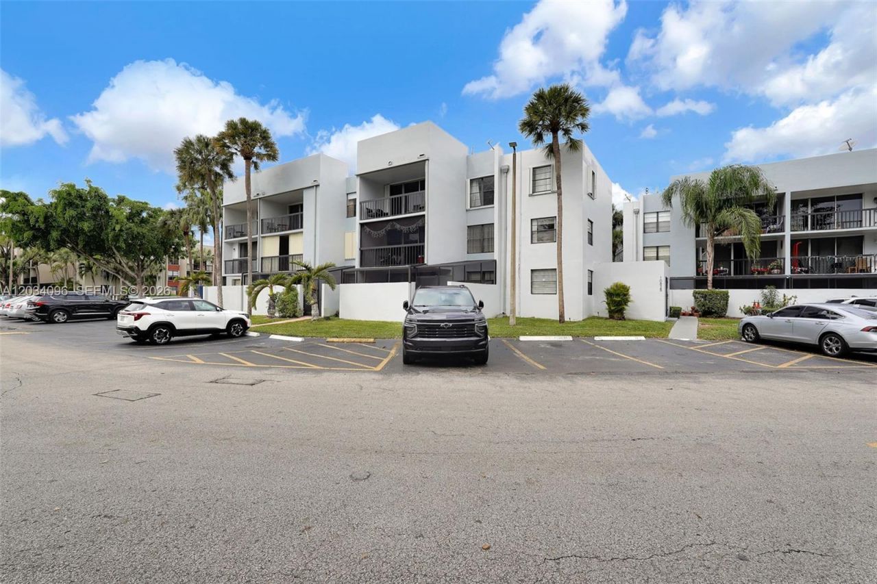 10825 SW 112th Ave , Unit 216, Miami, FL 33176 Photo