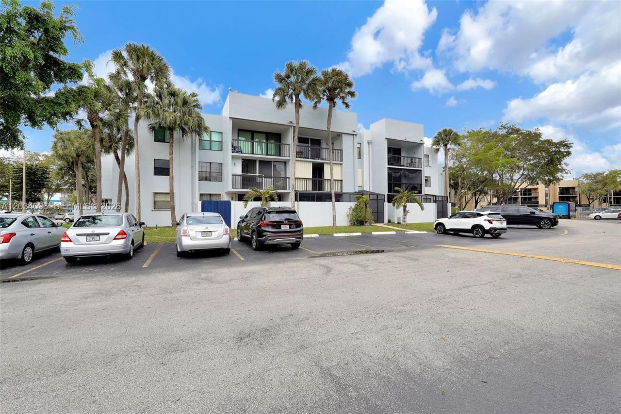 10825 SW 112th Ave , Unit 216, Miami, FL 33176 Photo