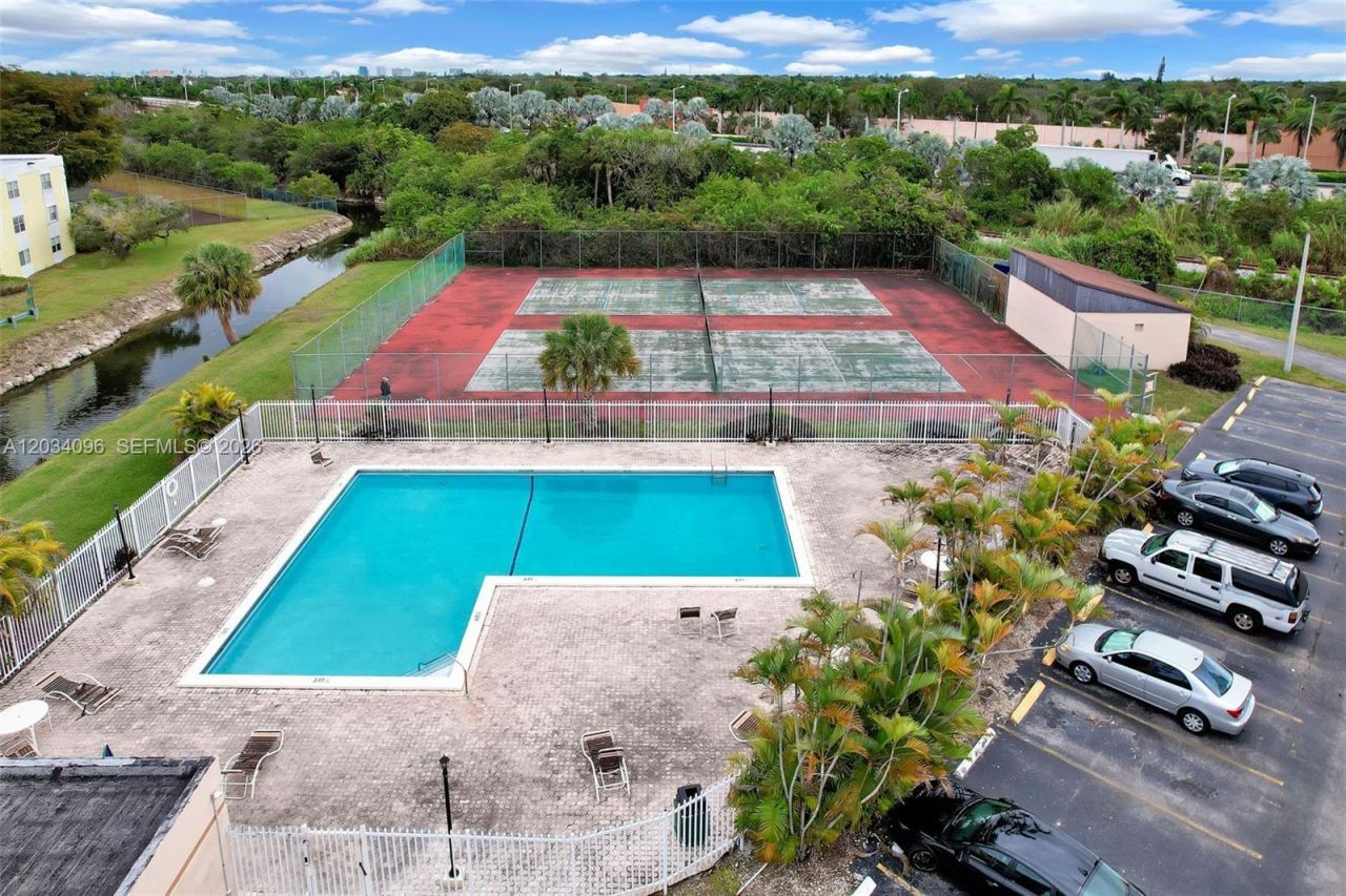 10825 SW 112th Ave , Unit 216, Miami, FL 33176 Photo