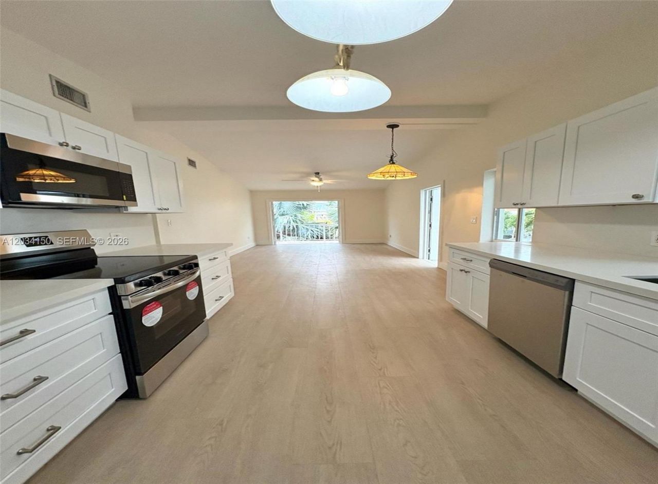 136 Marina Ave , Unit East, Key Largo, FL 33037 Photo